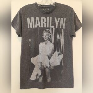 Marilyn Monroe Size Small Shirt